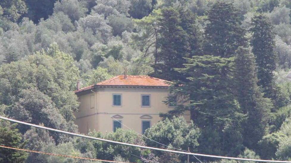 Prato, Villa Massai è in vendita per creare borse di studio