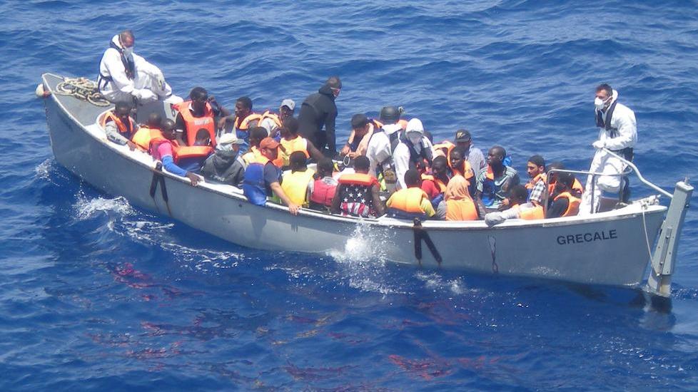 Ricominciano gli sbarchi: nove africani sulla costa di Calasetta 