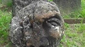 La pietra con la faccia di leone torna nel parco della Lima