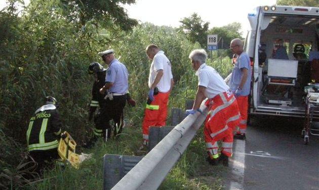 Anziano in bici travolto e ucciso, accertamenti in corso