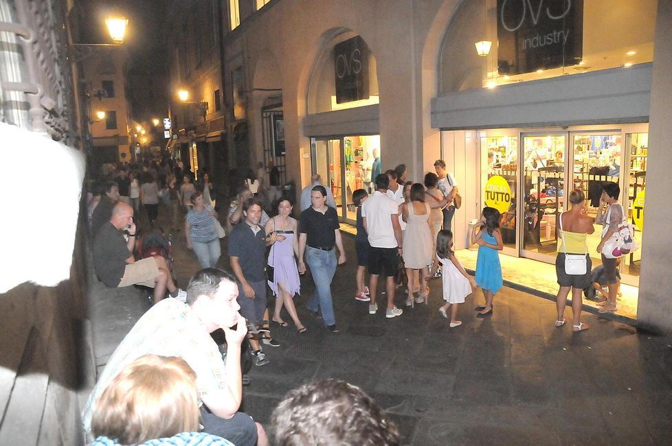 Shopping sotto le stelle ultimo appuntamento 