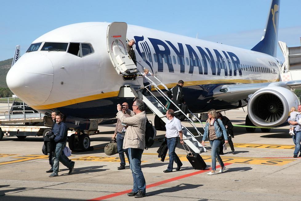 Volo Ryanair Ciampino-Cagliari slitta di 5 ore per un problema tecnico 