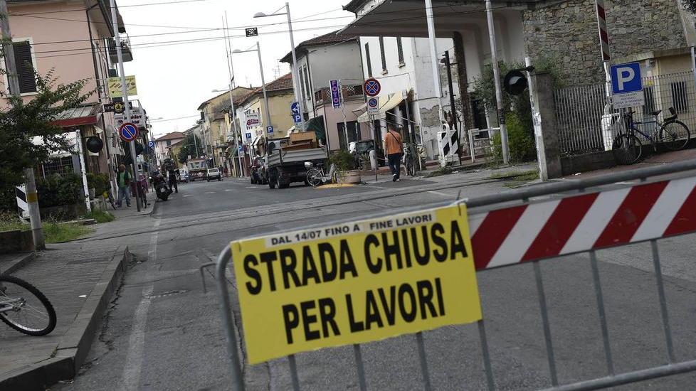 Cede la fognatura: chiuso il primo tratto di via Marruota