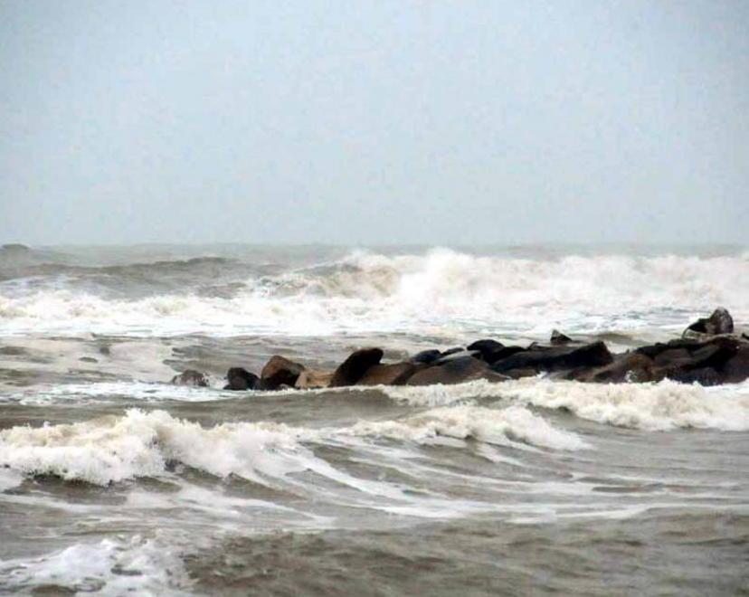 Golfo di Follonica, in arrivo forti mareggiate 