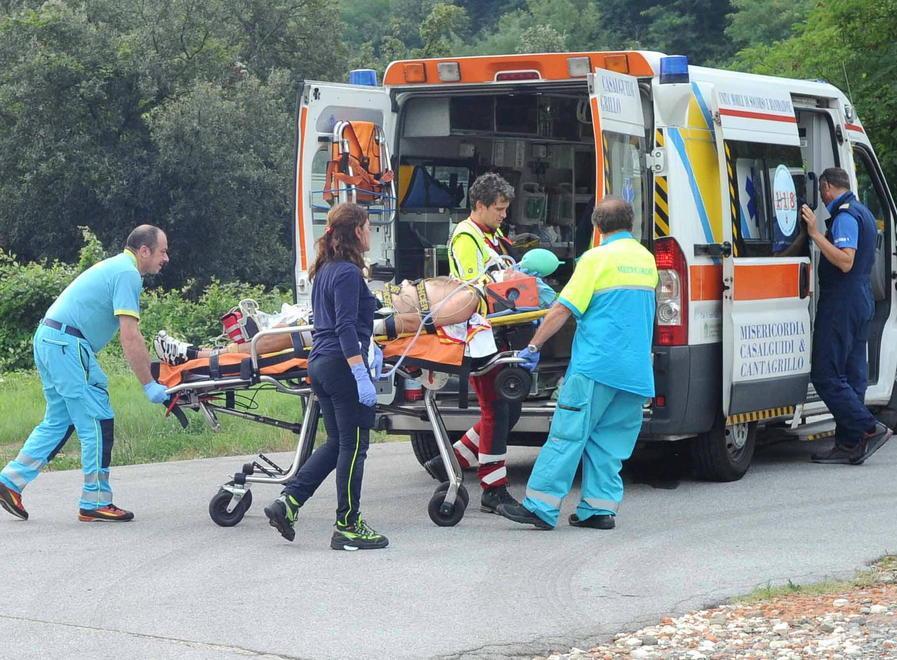 Gravissimo ciclista finito contro un camion 