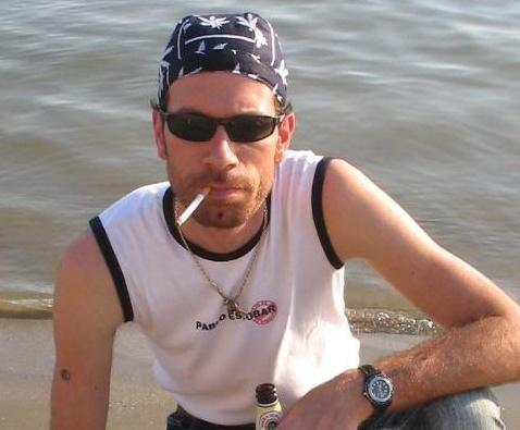 Padre di 42 anni muore di malattia 
