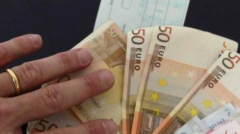 Spariti 670mila euro dai conti dei clienti: radiato promotore