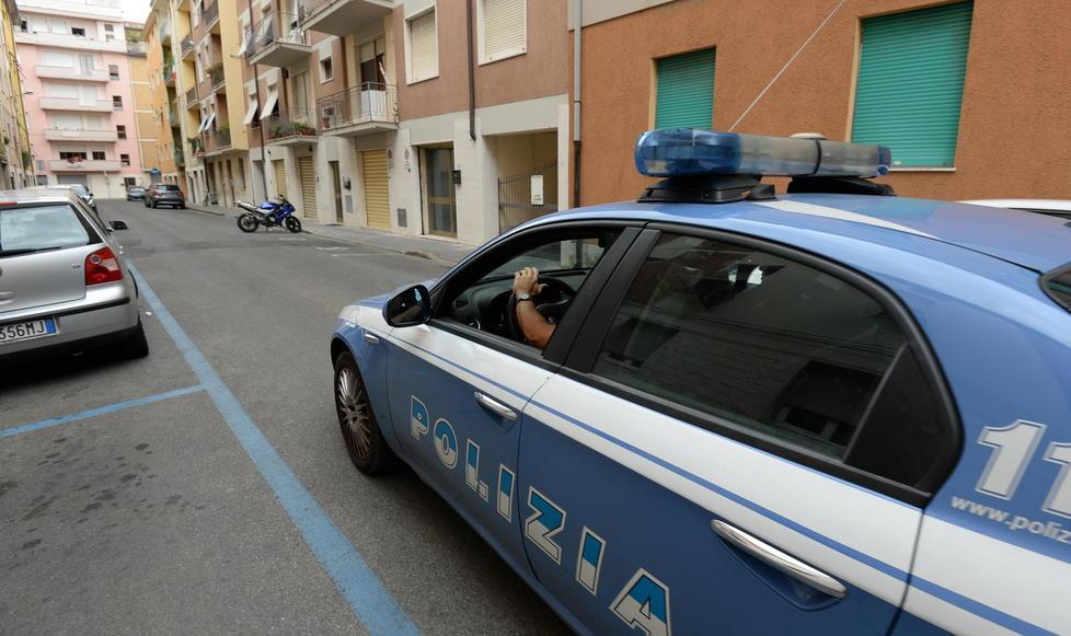 Insulti, calci e pugni tra fidanzati 