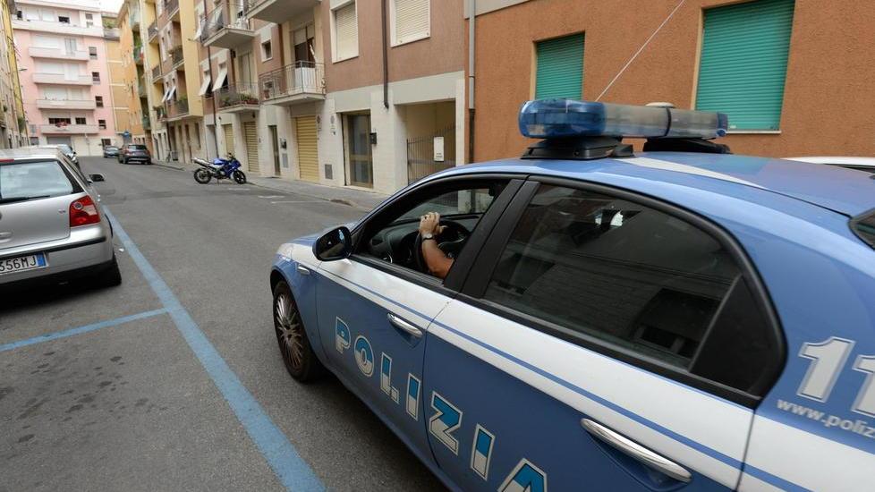 Insulti, calci e pugni tra fidanzati