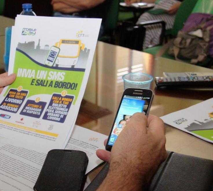 Invia un sms e sali a bordo del bus 