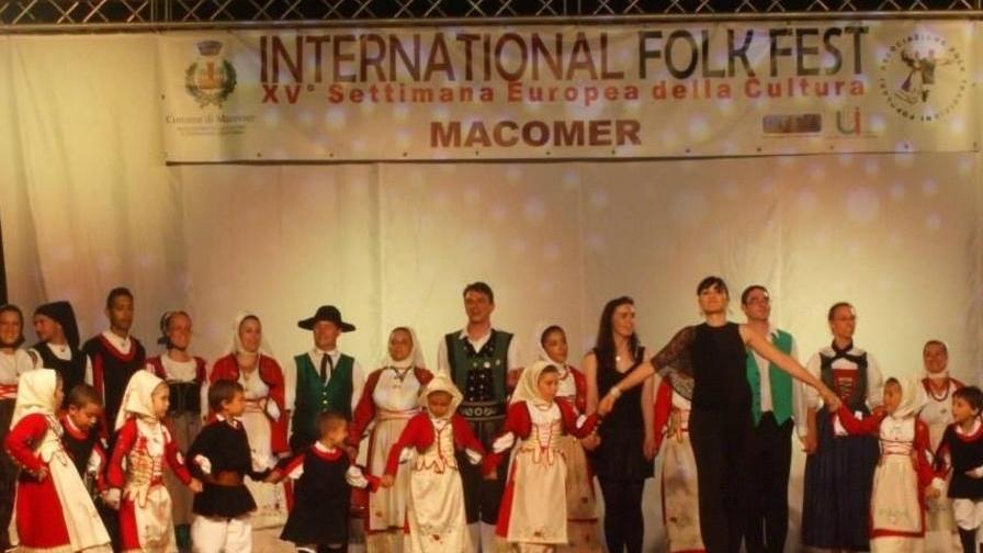 La rassegna folk attira turisti e appassionati sardi