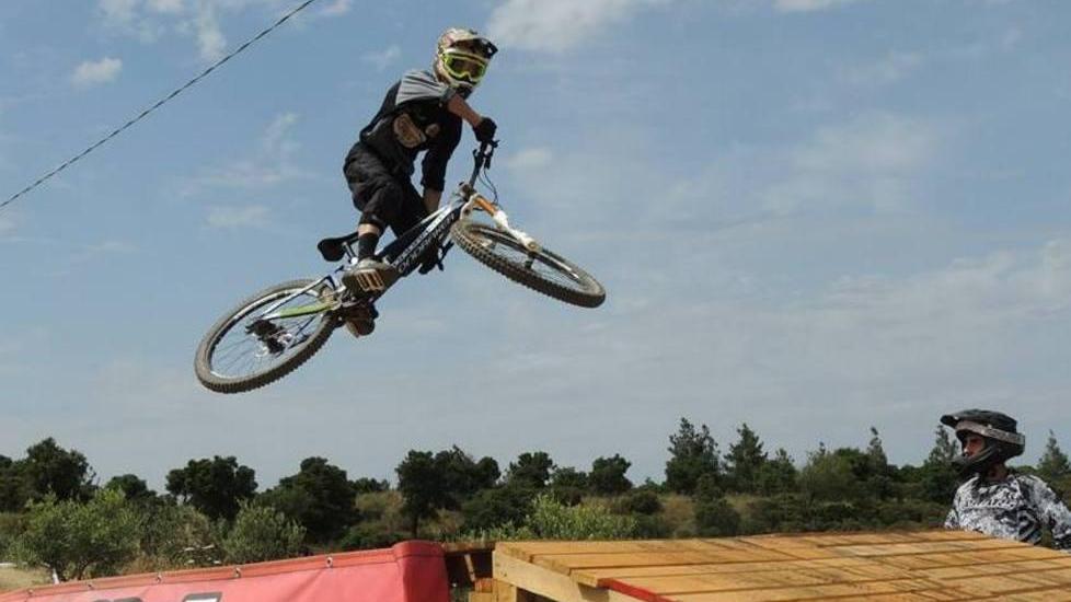 Quando la bici dà spettacolo: oggi l’esibizione di downhill