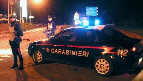 Traditi dalla “guerra dei chiodi” i ladri in fuga forano 4 gomme 