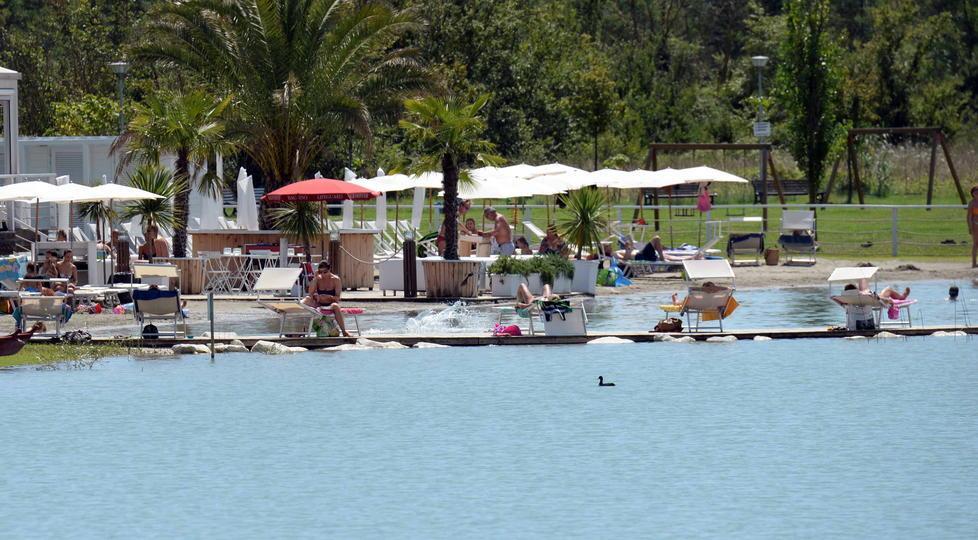 Ci si può tuffare ai laghi Amalia 