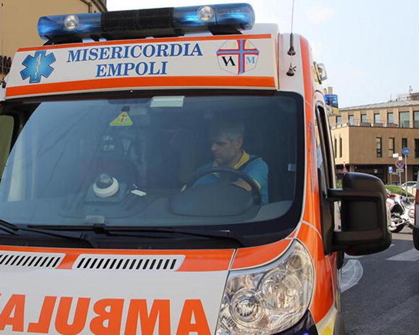 Bambina di 6 anni fa un volo di dieci metri dal balcone di casa a Empoli 