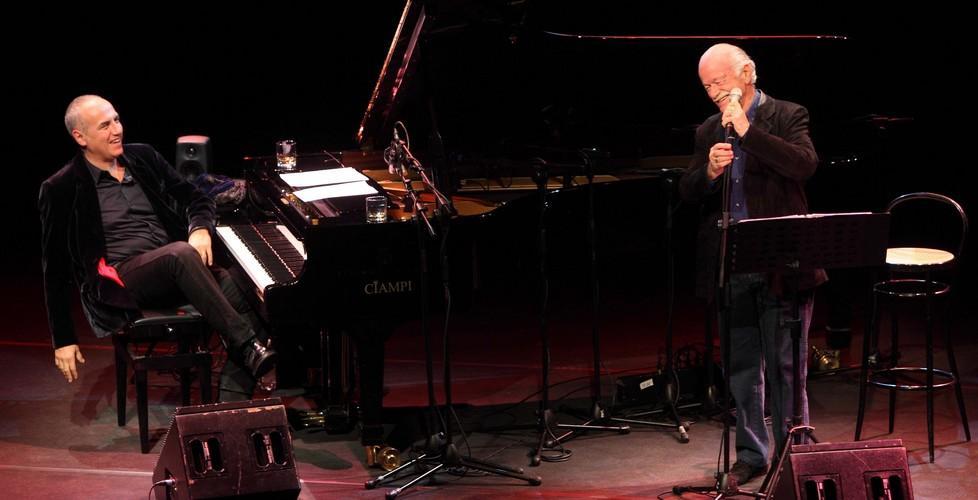 Gino Paoli e Danilo Rea in piazza Fontanesi 