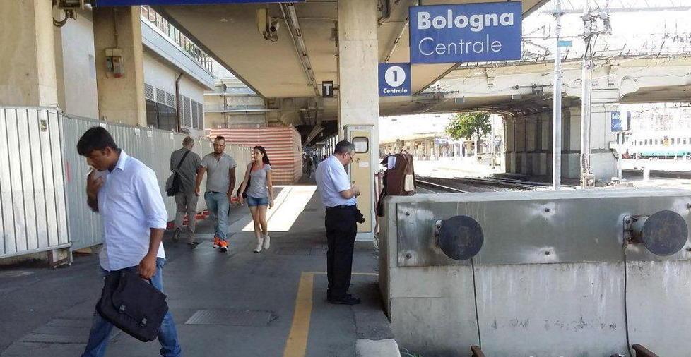 Bus, treno e pazienza in viaggio sul convoglio che porta a Prato 