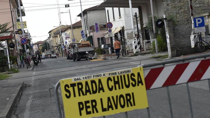 Cede la fognatura, chiusa per 24 ore via Marruota