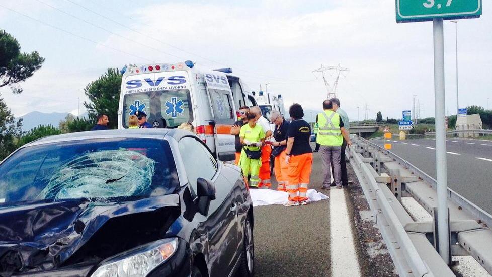 A piedi sulla Variante, muore a 69 anni