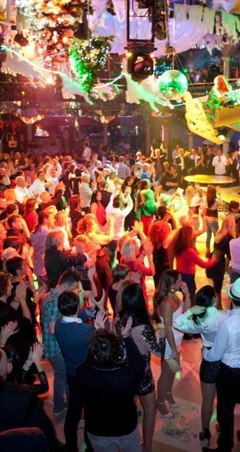Musica, balli e drink per vivere la notte più lunga dell’estate 