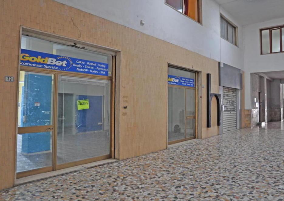 Stop al “gioco”, sigilli all’agenzia di scommesse 