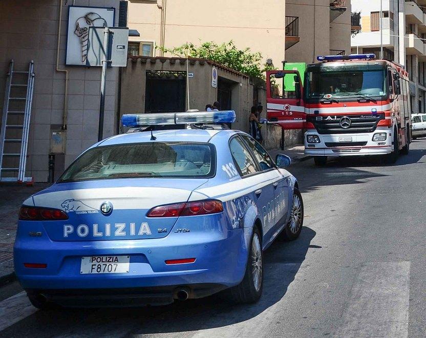 Dà fuoco alla casa, di nuovo in cella