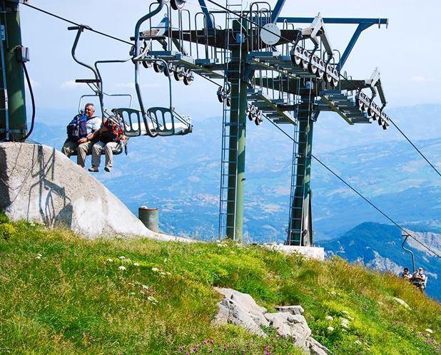 Parte la rinascita di Febbio Mille turisti sulla seggiovia 