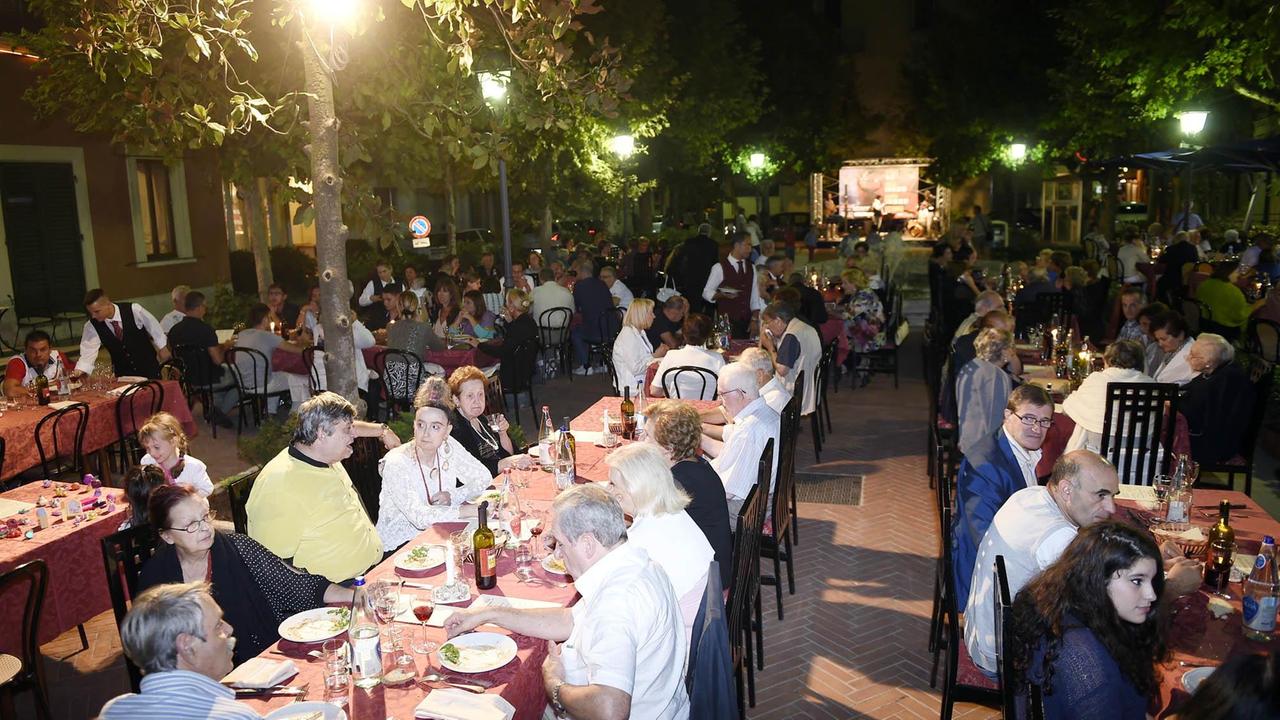 Cene sotto le stelle, concerti e danze a Montecatini