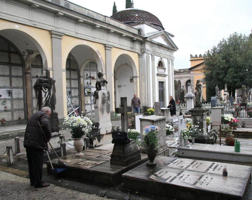 Monsummano Terme Bene Comune contro la privatizzazione del servizio cimiteriale 