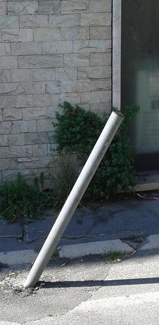 Allarme degrado in via Gino Menconi 