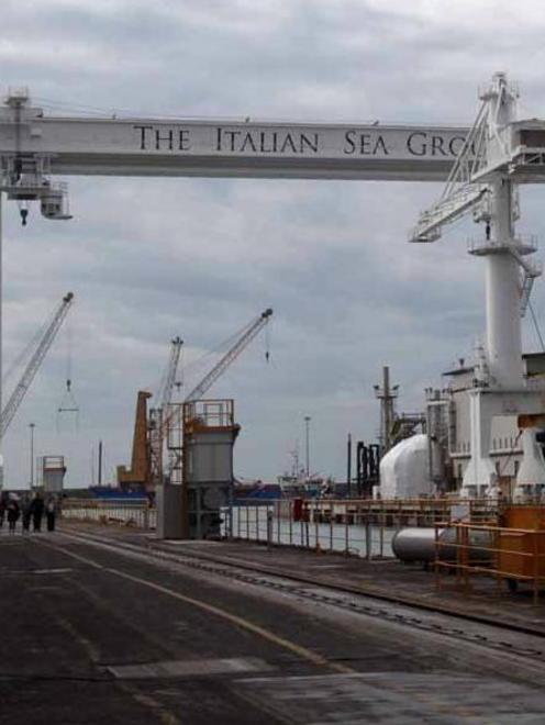 «Licenziamento inaudito» insorgono i sindacati 