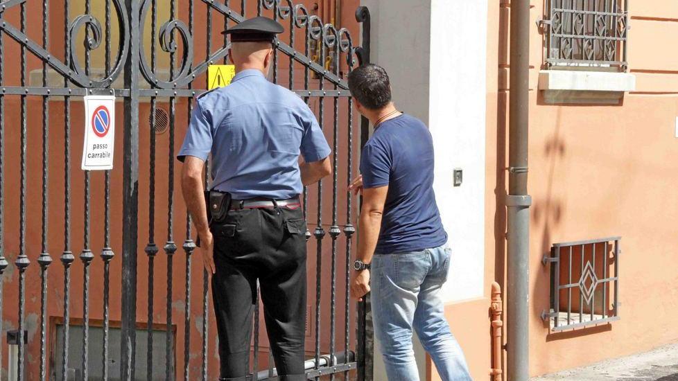 «Era seduto con il viso tra le mani»