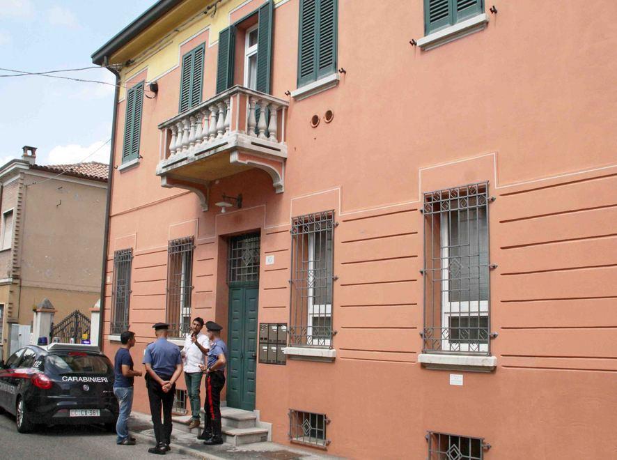 Trovata morta in casa Indagano i carabinieri 