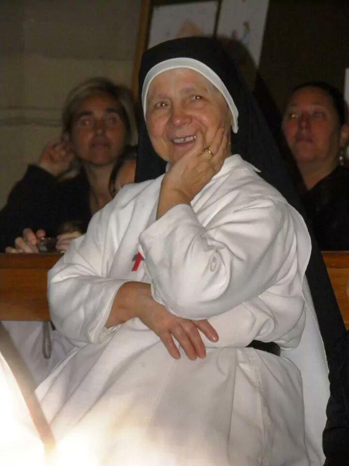 Addio a suor Daniela, i “bimbi” della Venezia in lutto 