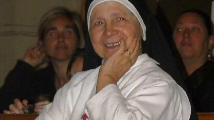 Addio a suor Daniela, i “bimbi” della Venezia in lutto
