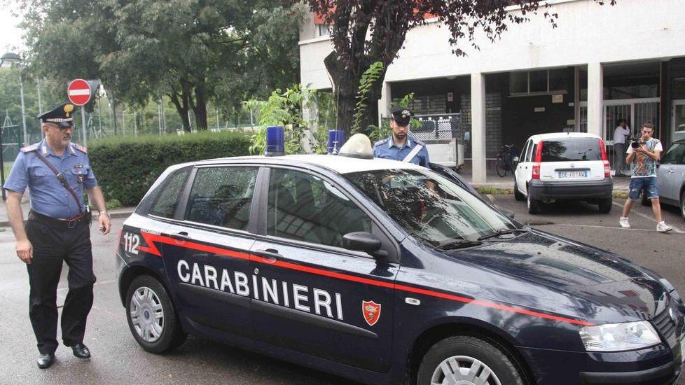 Villa Minozzo, sfondano la finestra e rubano l'incasso del bar