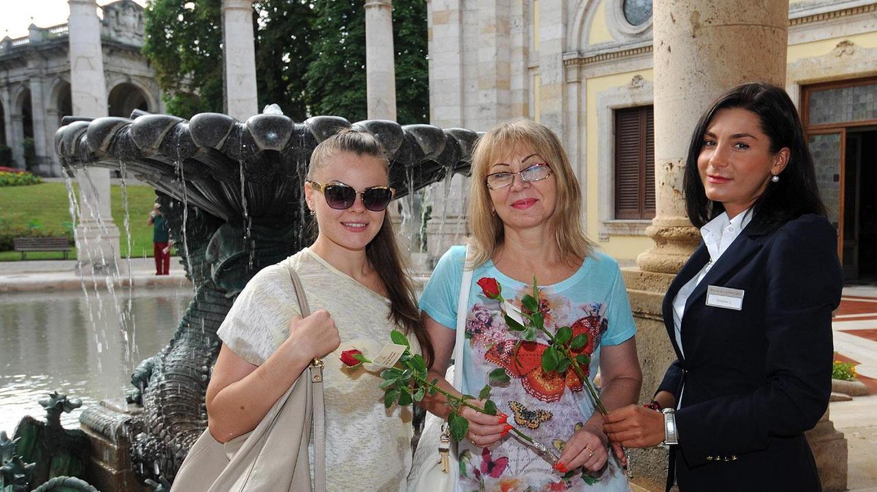 Omaggio floreale alle donne alle Terme di Montecatini