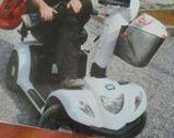 Ladri senza cuore rubano la carrozzina elettrica di un disabile 