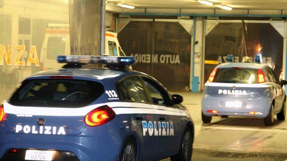 Trovato morto dalla madre a 23 anni