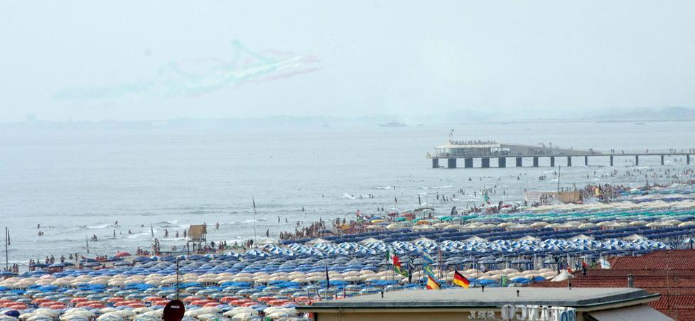Ucciso da un infarto in Versilia mentre è in vacanza in un campeggio 