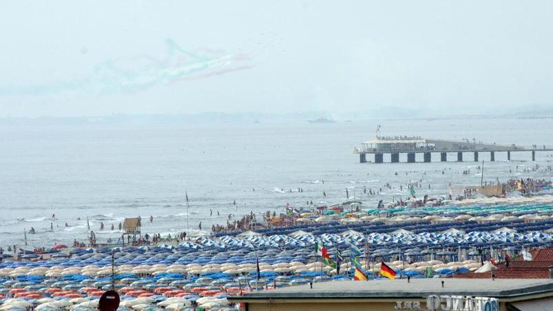 Ucciso da un infarto in Versilia mentre è in vacanza in un campeggio
