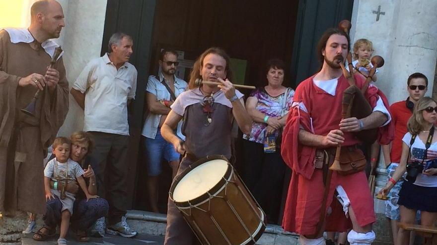 Migliaia di visitatori per il primo giorno nell’anno Domini 1398