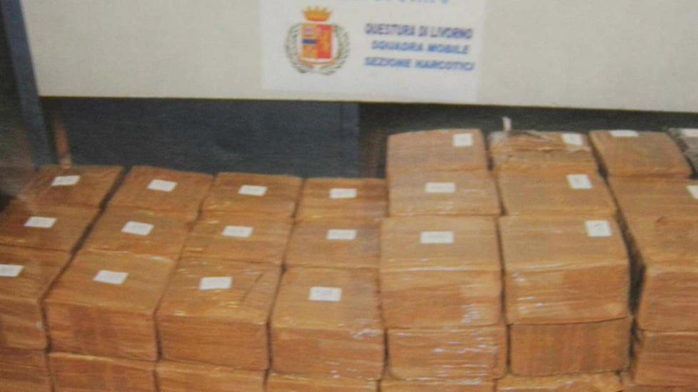 456 chili di hashish nel Tir: due in manette