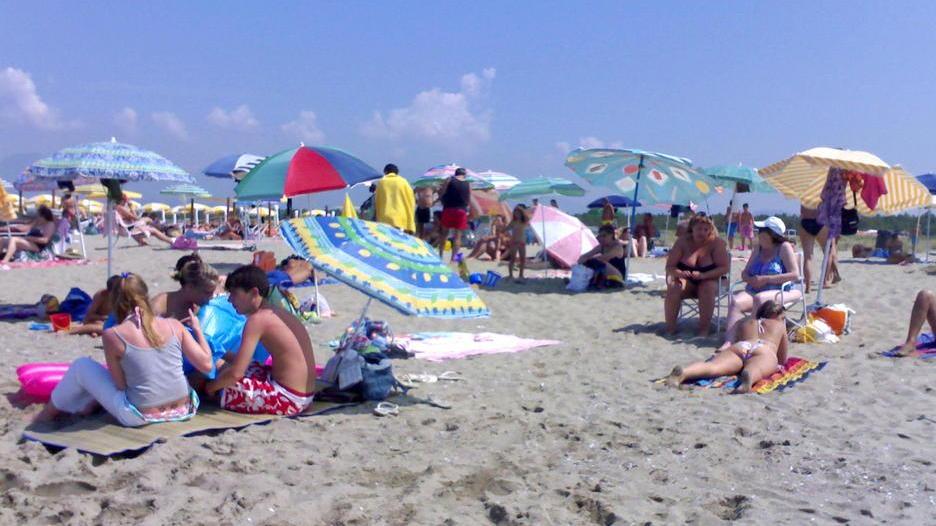 Perso e ritrovato in spiaggia un bimbo di 6 anni