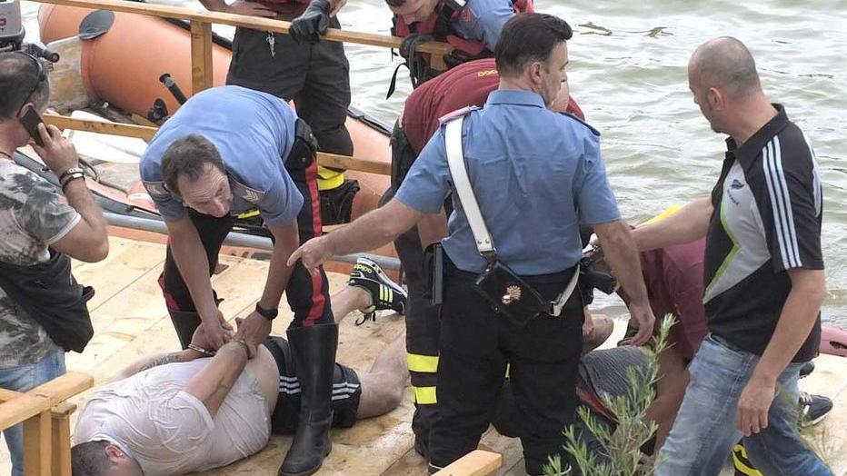 Arresti domiciliari per i rom che si erano gettati in Arno