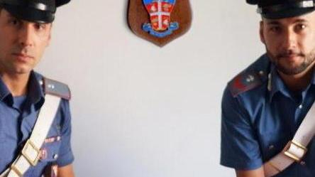 Spacciatore si butta in mare per sfuggire ai carabinieri