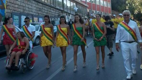 La bellissima Giada madrina oltre gli ostacoli