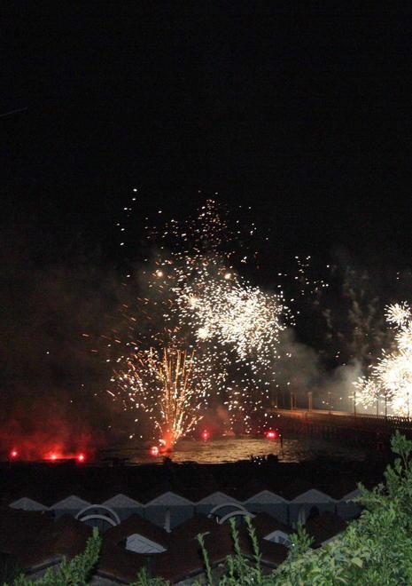 Musica fino alle 4 e fuochi d’artificio Impossibile dormire 