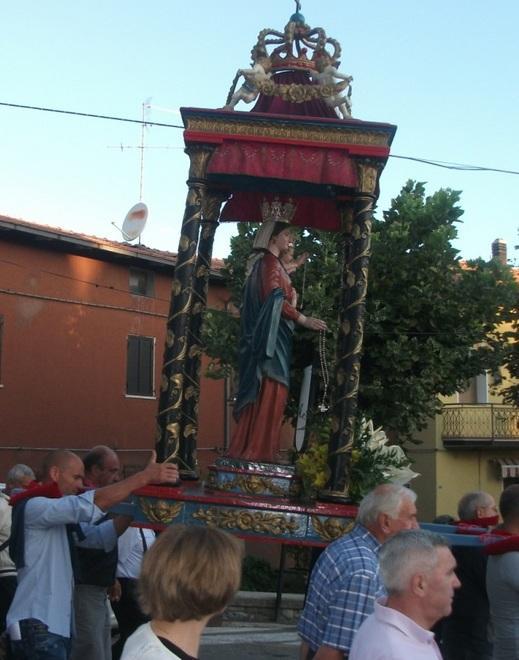 Tutti scalzi a San Michele per la storica processione 