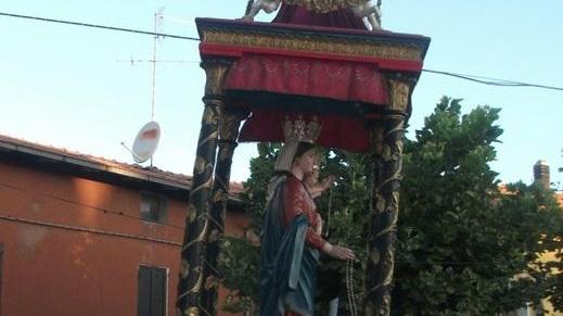 Tutti scalzi a San Michele per la storica processione